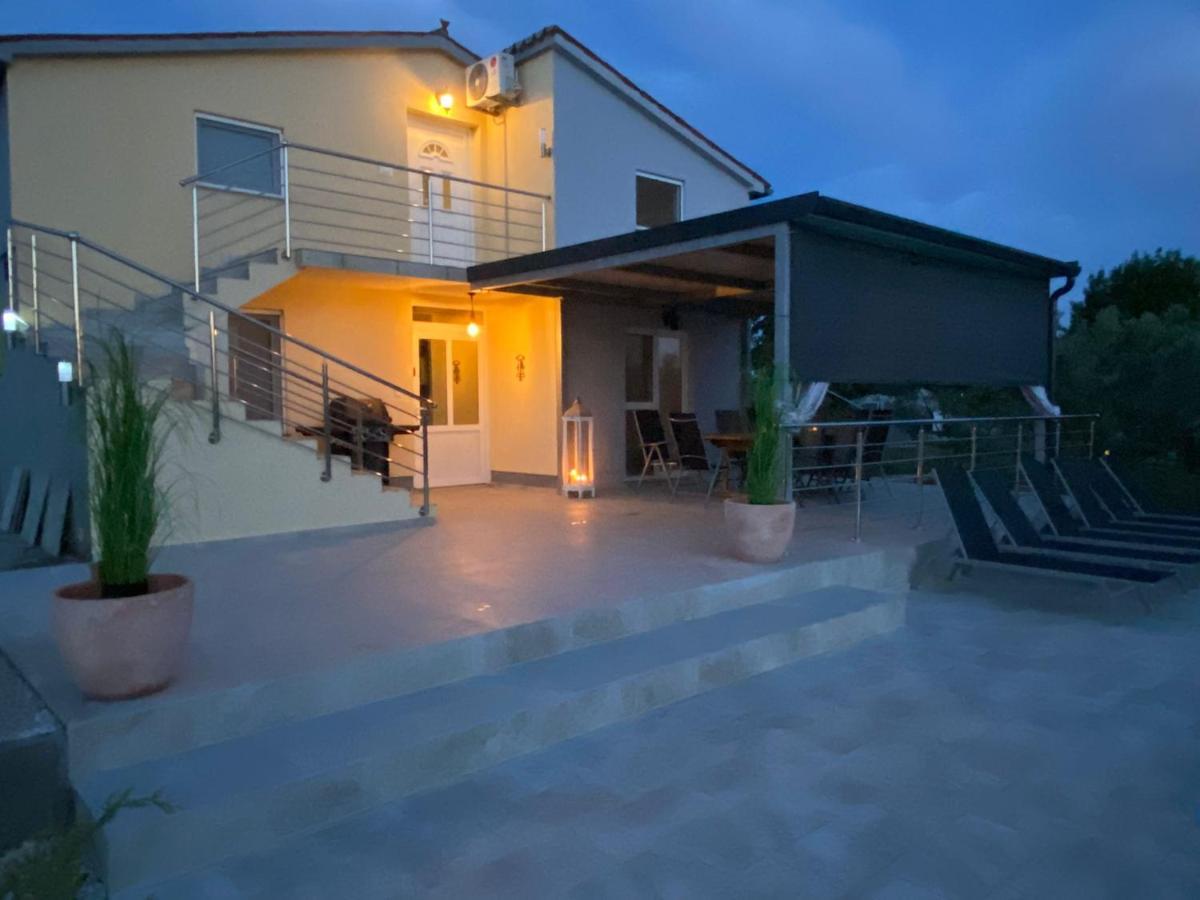 Naturia Holiday House Μεντουλίν Εξωτερικό φωτογραφία