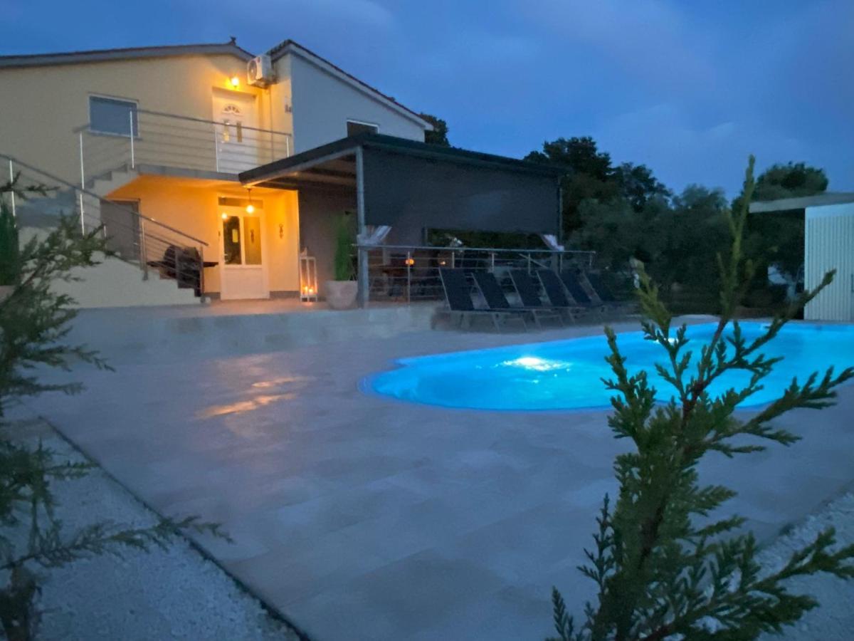 Naturia Holiday House Μεντουλίν Εξωτερικό φωτογραφία